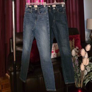 UNIVERSAL THREAD HIGH RISE SKINNY JEANS!